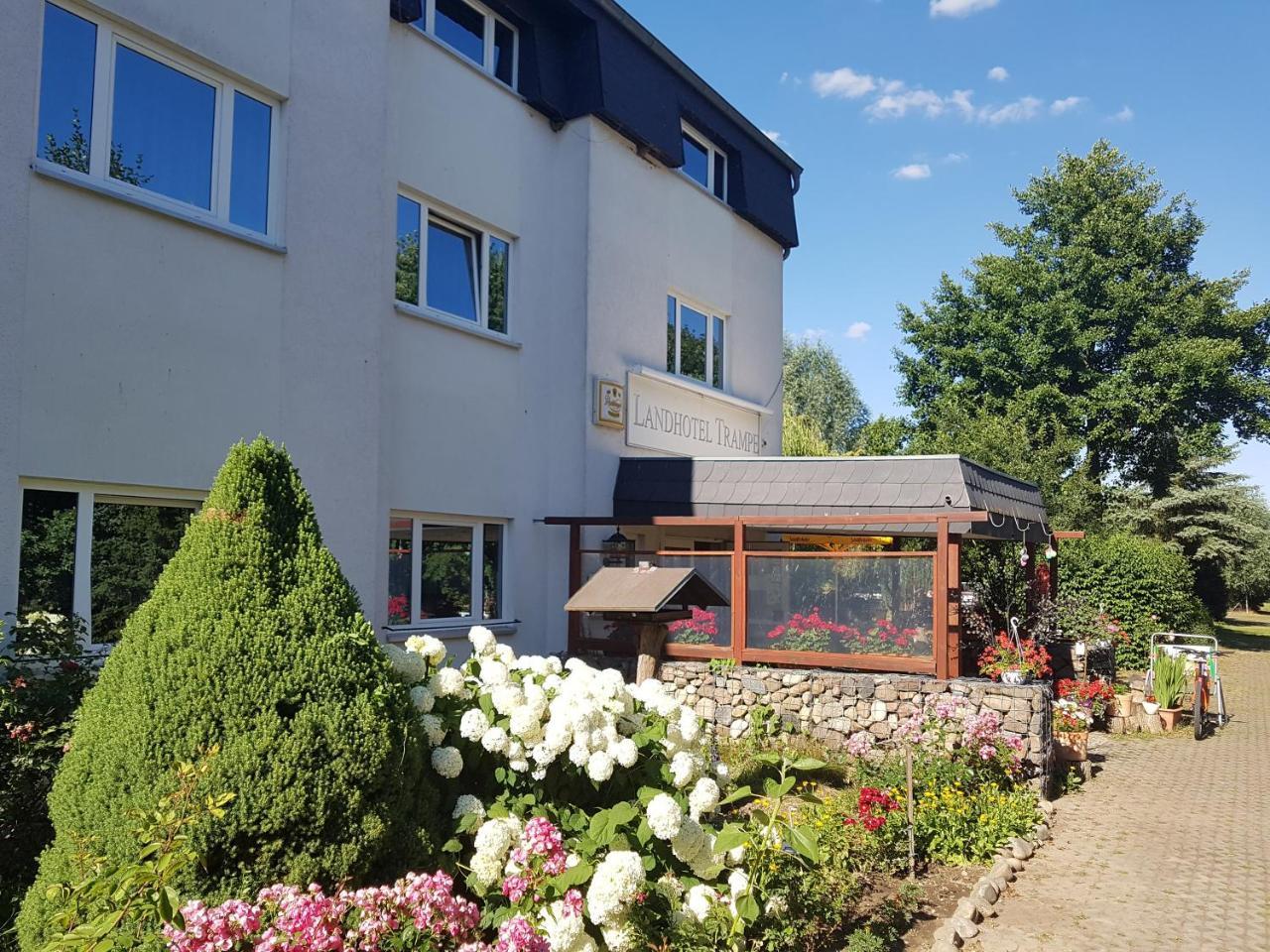 Landhotel Trampe Ngoại thất bức ảnh